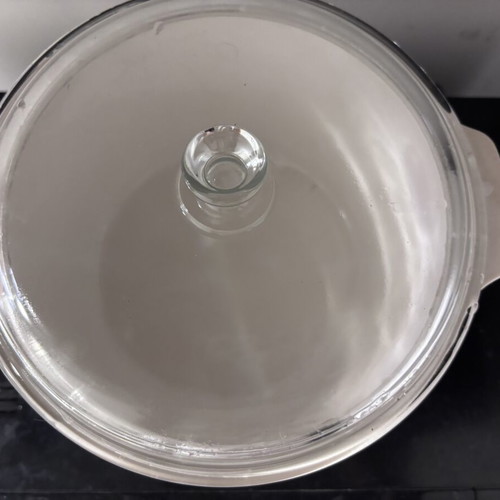 Heat-Resistant Vintage Ceramic Ovenware with Lid