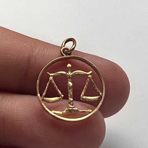 Zodiac motif necklace Libra in 14K gold like new