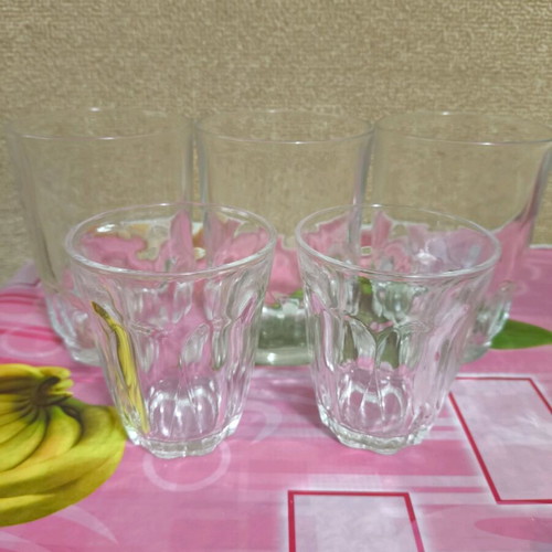Set of 5 glass wine glasses used