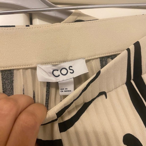 Cos set new, size XS fits medium, loose fit