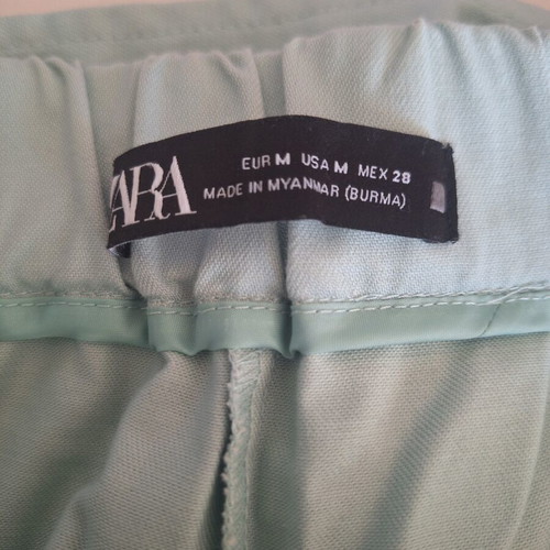 Zara shorts mint color size medium like new