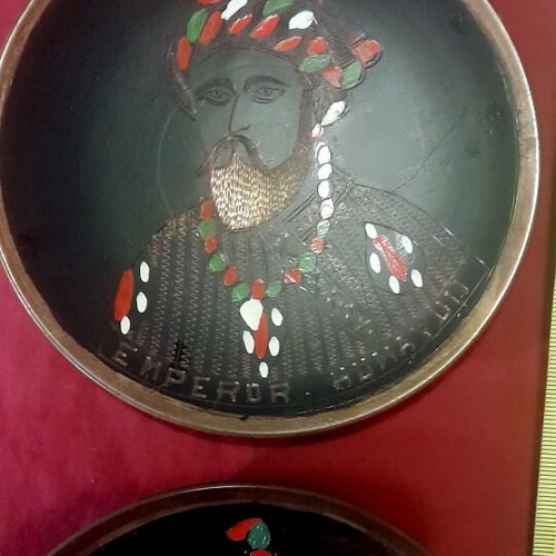 Σετ 6 ορειχάλκινα ινδικά πιατάκια τοίχου με Μογγόλους αυτοκράτορες, βίντατζ