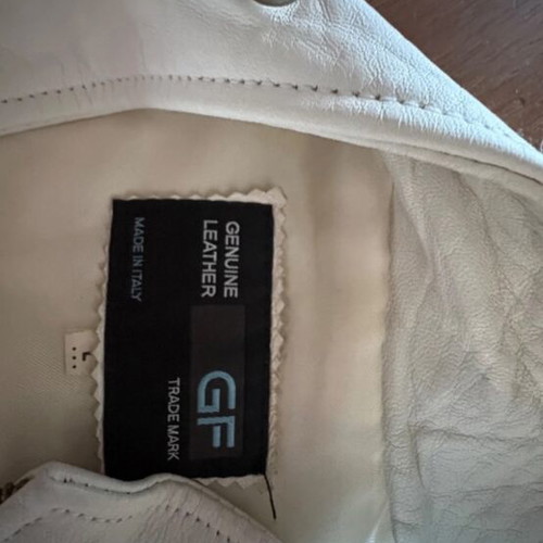 Leather women's jacket like new, size large, white