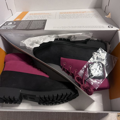 Timberland boots size 40, black and red