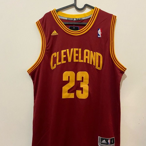 LeBron James Cleveland Cavaliers jersey Large like new