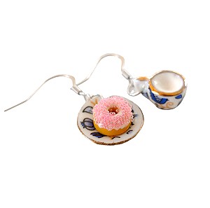 Σκουλαρίκια πορσελάνινο σετ φλυτζάνι καφέ και πιάτο με donut με ροζ sprinkles και λευκή σοκολάτα