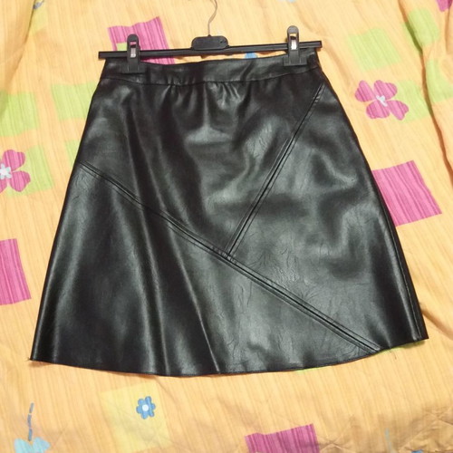 Leatherette skirt size M new