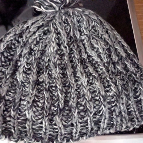 Knit cap used, size L, black and gray