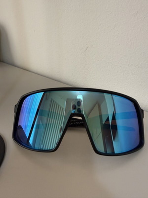 Brunotti Polarized Sport Sunglasses with Blue Mirror Lens like new