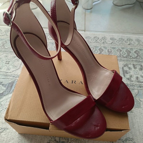 Burgundy Zara sandals like new, size 38