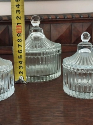 Glass jars set of 3 with lids, like new, vintage style