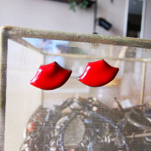 Earrings used red lips