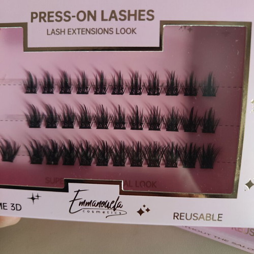 Press-On Lashes beautiful gorgeous like new, reusable with glue