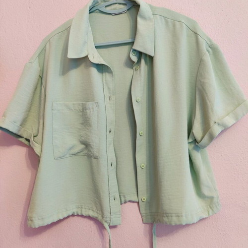 Crop top shirt women's like new, mint color, size L