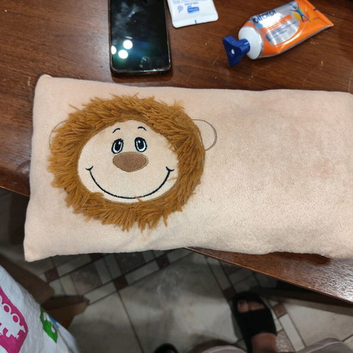 Lion plush pillow like new, set of 2