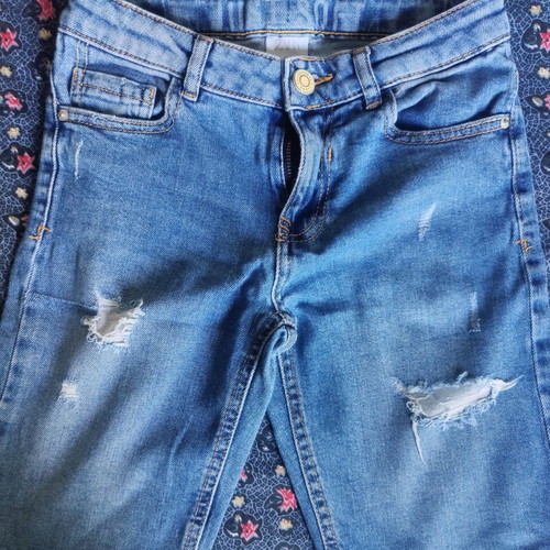 Zara denim bermuda with rips like new, 9 years old
