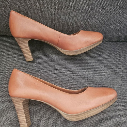 Tamaris leather high heel shoes size 39, new, brown