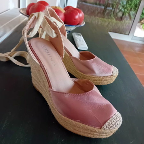 Yes Bonbon dusty pink platform sandals like new, size 40