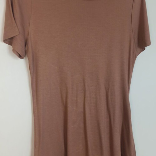 Beige salmon short-sleeve blouse Medium with an opening at the back