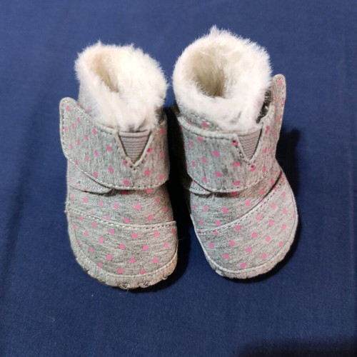 Toms baby shoes No 17.5 new