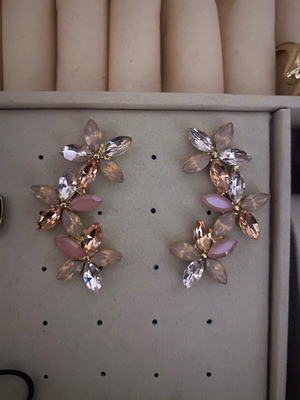 Formal earrings with flowers like new