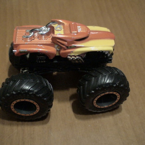 Hot Wheels Monster Trucks Pit Launch & Jam playset used 1:64 2021