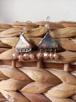 Dangling earrings new from metal alloy with pearls