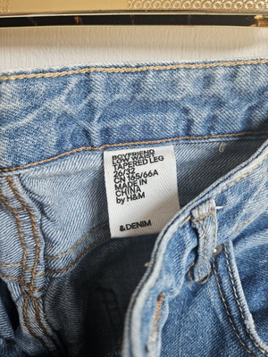 H&M Power Waist Tapered Leg Jeans, light blue denim, size 26/32