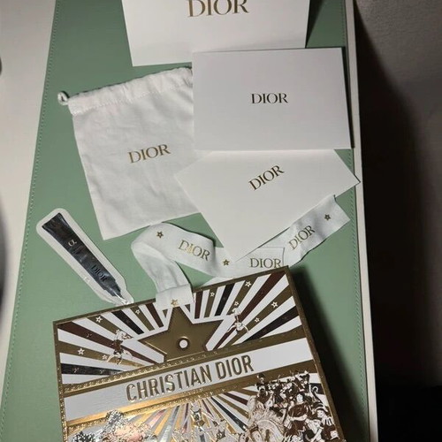 Dior set new with limited edition pouch and festive packaging