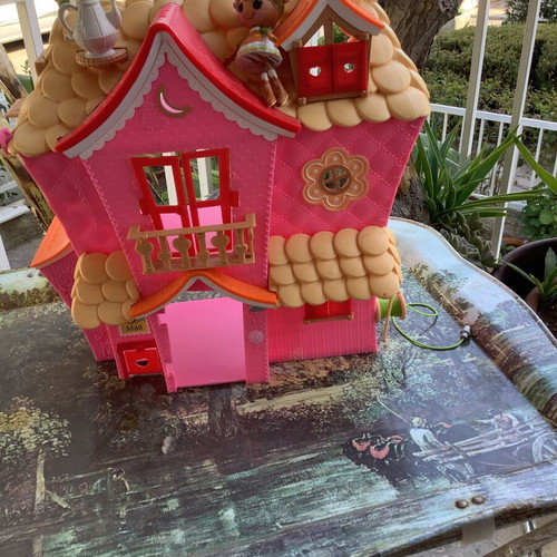 Lalaloopsy doll set used with house and book