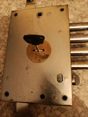 Lock for armored door like new with 5 keys