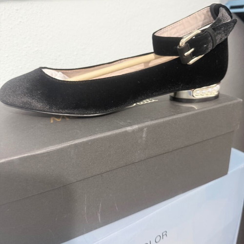 Massimo Dutti ballerinas new, size 37, black velvet with pearl heel
