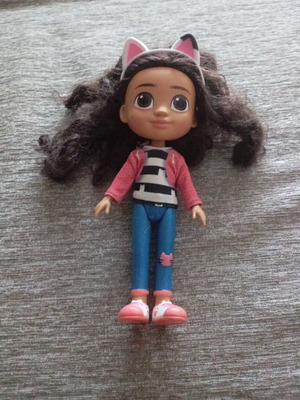 Gabby's Dollhouse doll with cat ears, Spin Master Netflix