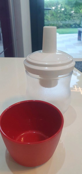 Комплект захарница 300 мл + контейнер за мляко с лъжица! Tupperware