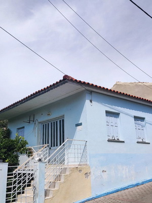 Μονοκατοικία 100 τ.μ. με κήπο στην Πλαγιά Πλωμαρίου, 2 υπνοδωμάτια, 1 μπάνιο