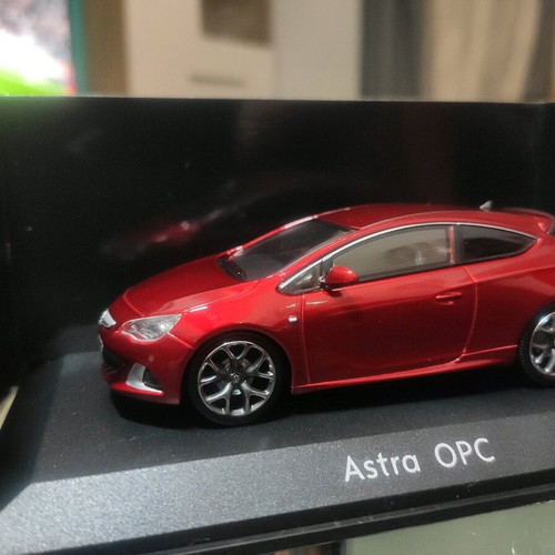 Opel Astra OPC 1/43 new with slight tears on packaging