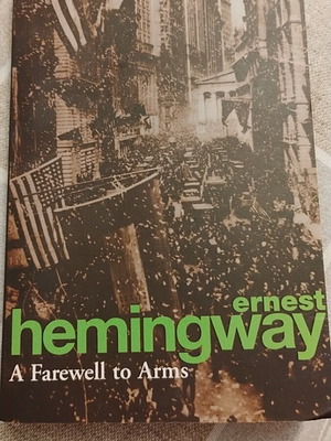Ernest Hemingway A Farewell to Arms book