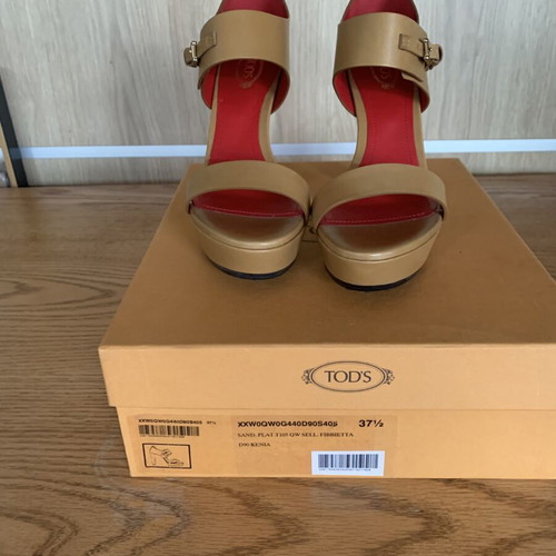 Tod's leather sandals new with red interior details