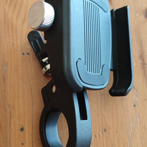 Celly ArmorBike smartphone holder like new for bike, scooter, motorcycle