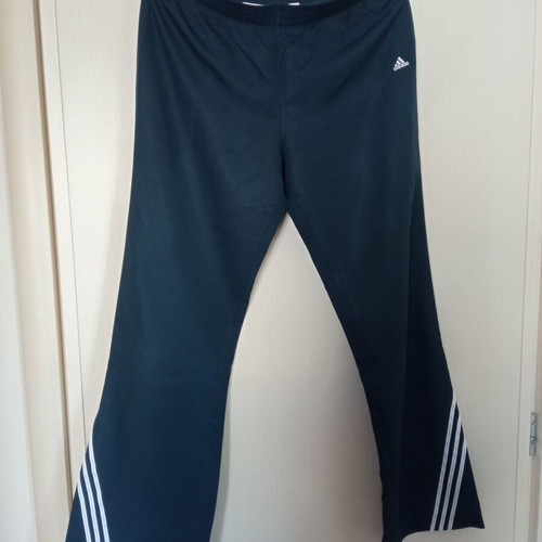 WOMEN'S ADIDAS TRACKSUIT***CLEARANCE SALE***WHOEVER GETS IT FIRST!