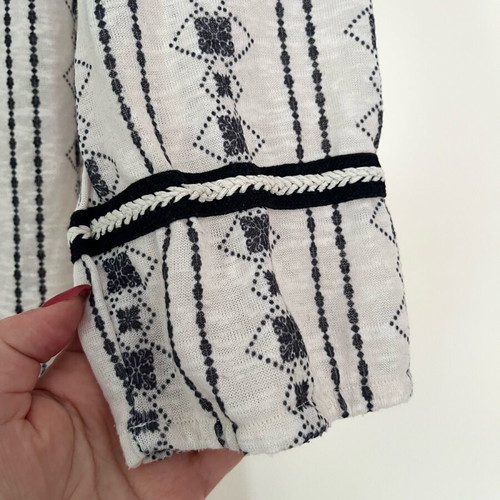 Boho blouse like new, black and white with 3/4 sleeve, size L