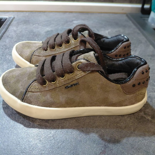 Geox Respira Kilwi kids sneakers size 29 like new, suede