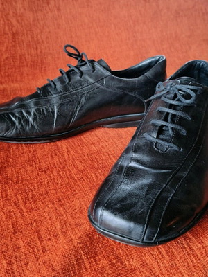 Men's leather shoes Road like new, size 44, black