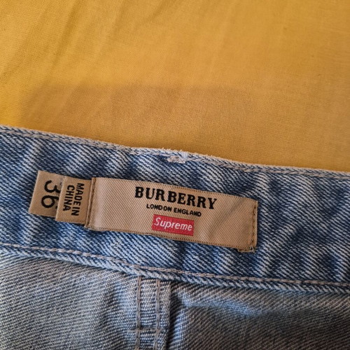 Burberry x Supreme SS22 denim shorts like new, size 36