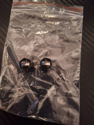 Bmw carbon valve caps set of 2 like new with detailed design