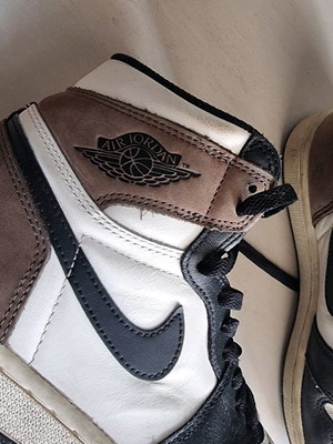 Jordan 1 Retro High Dark Mocha μέγεθος 41 σαν καινούργιο