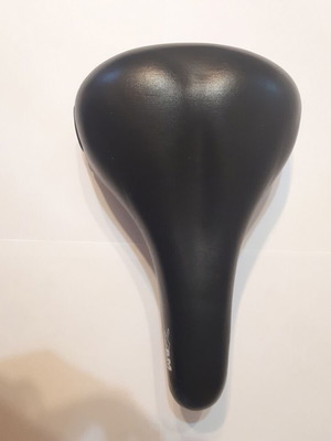 Bicycle saddle like new