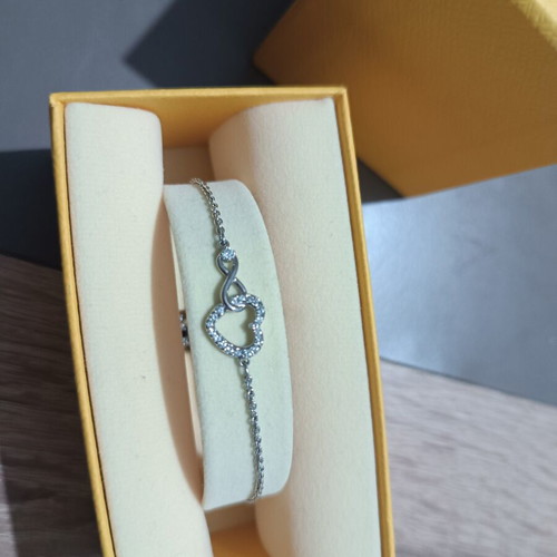 Swarovski bracelet with adjustable clasp