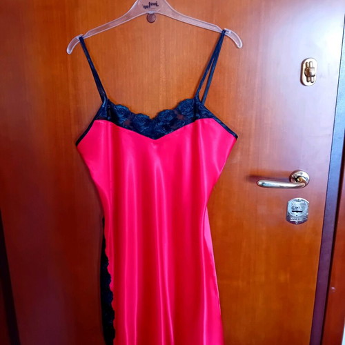 Satin robe and nightgown set with black lace, like new, red by Rachel