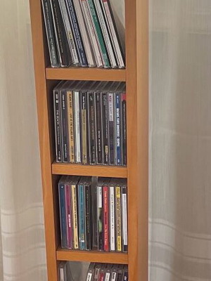 CD case like new, sturdy construction by Neo Katoikein